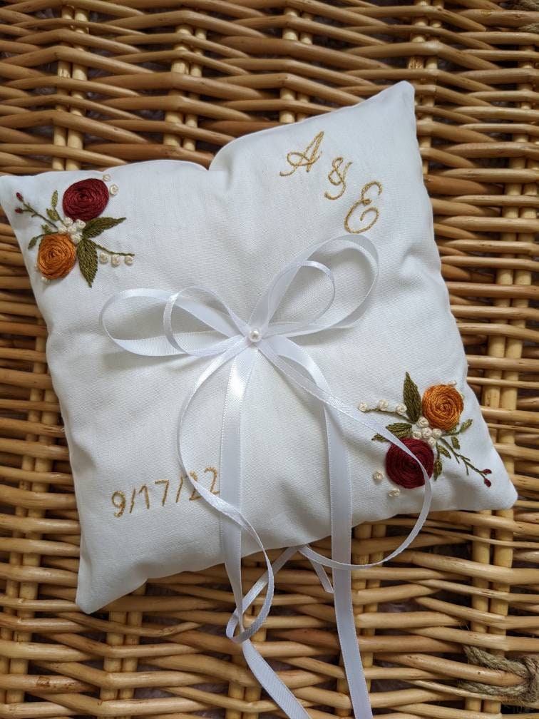 Porte-alliance mariage personnalisé, coussin d'alliance brodé, coussin d'anneaux pour alliances mariage, couleurs personnalisées - coton bio