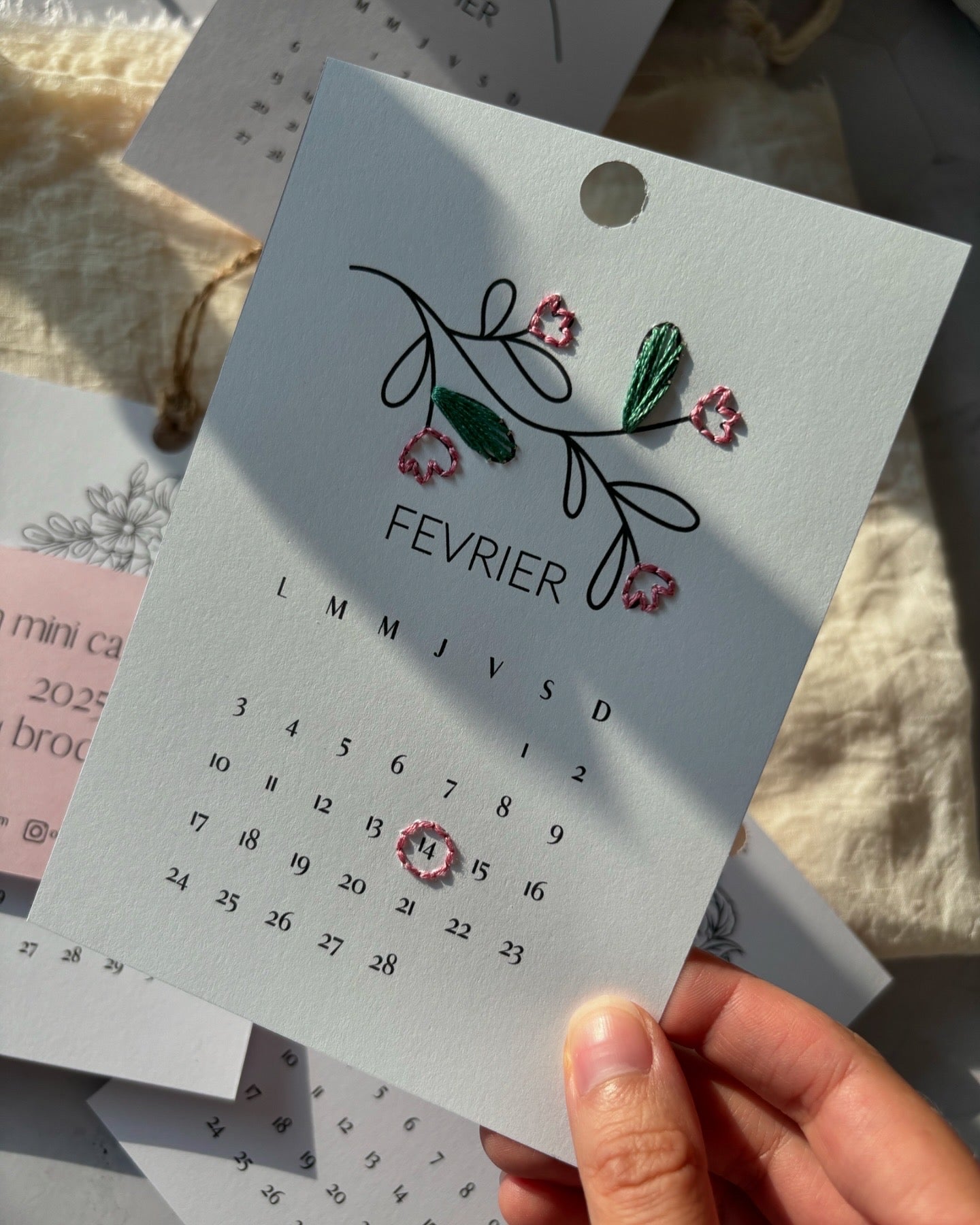 Mini calendrier 2026 à broder
