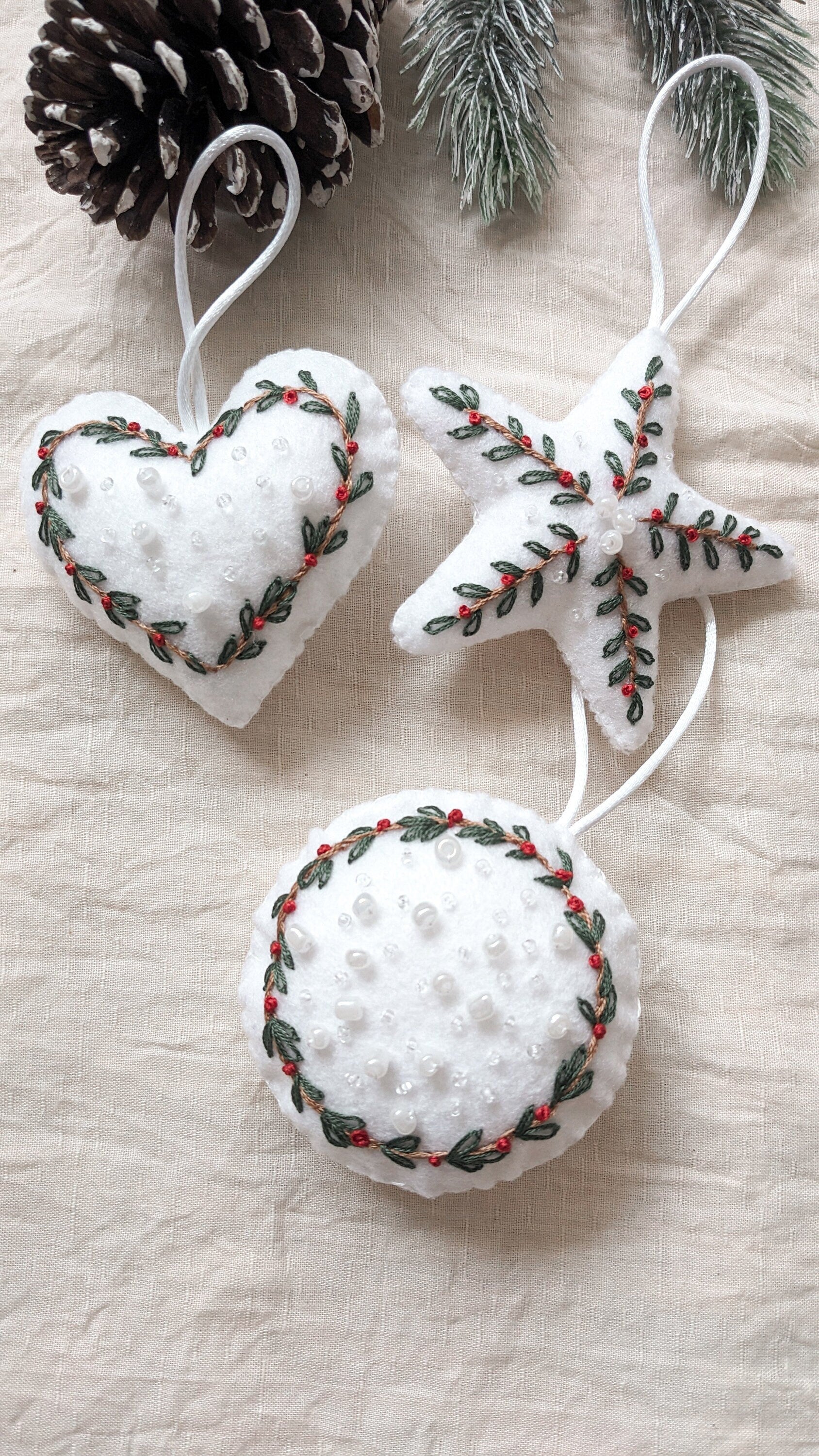 Décorations de sapin de Noël en feutrine, motifs de Noël brodés à la main, couronne de Noël