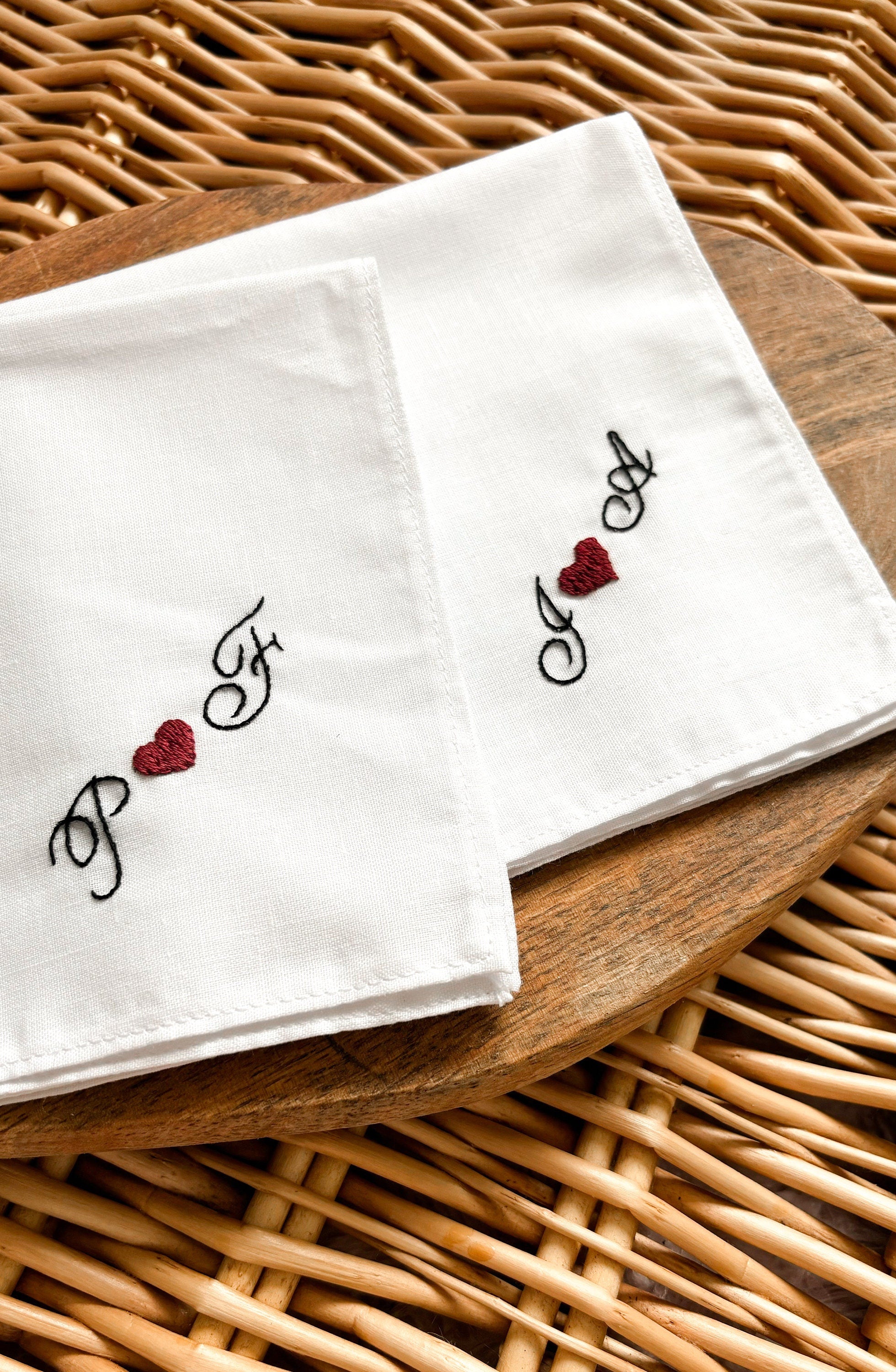 Mouchoir mariage brodé et personnalisé, cadeau de la mariée, cadeau de mariage, souvenirs de mariage, cadeau maman et papa