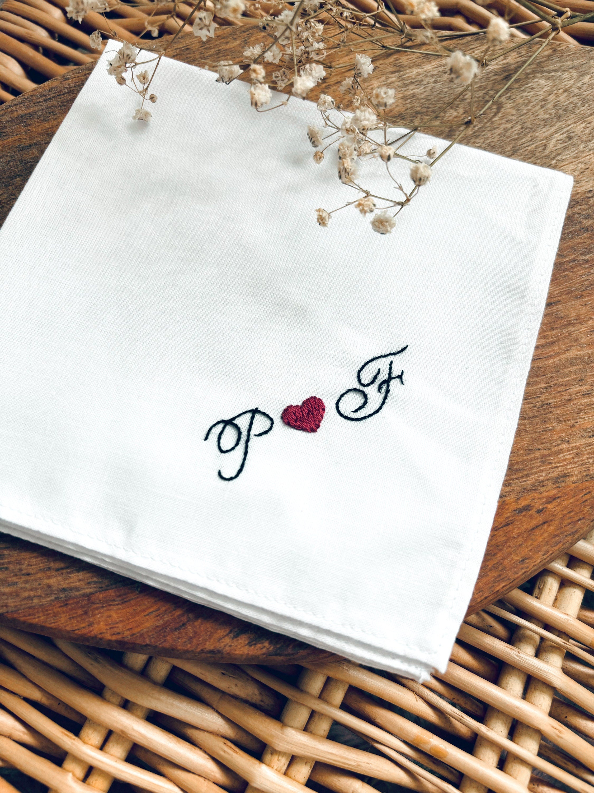 Mouchoir mariage brodé et personnalisé, cadeau de la mariée, cadeau de mariage, souvenirs de mariage, cadeau maman et papa