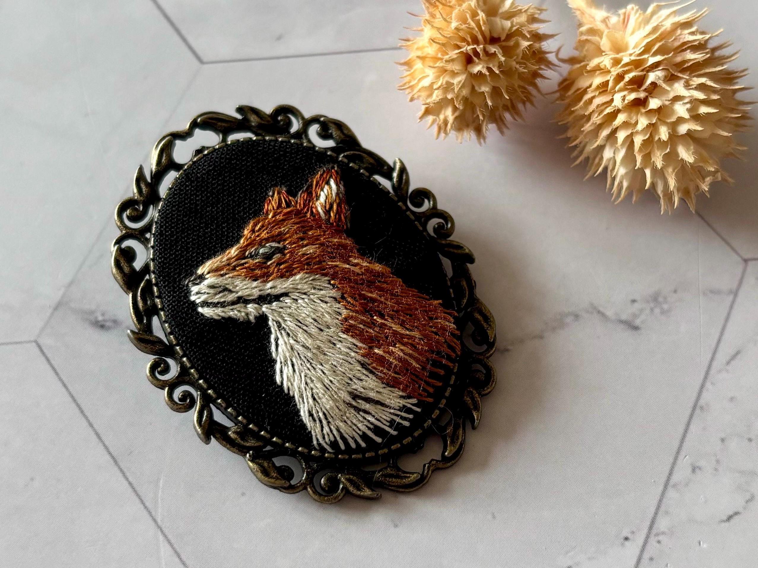 Broche vintage Renard ou Écureuil décoration vêtements ou tote bag, broderie à la main