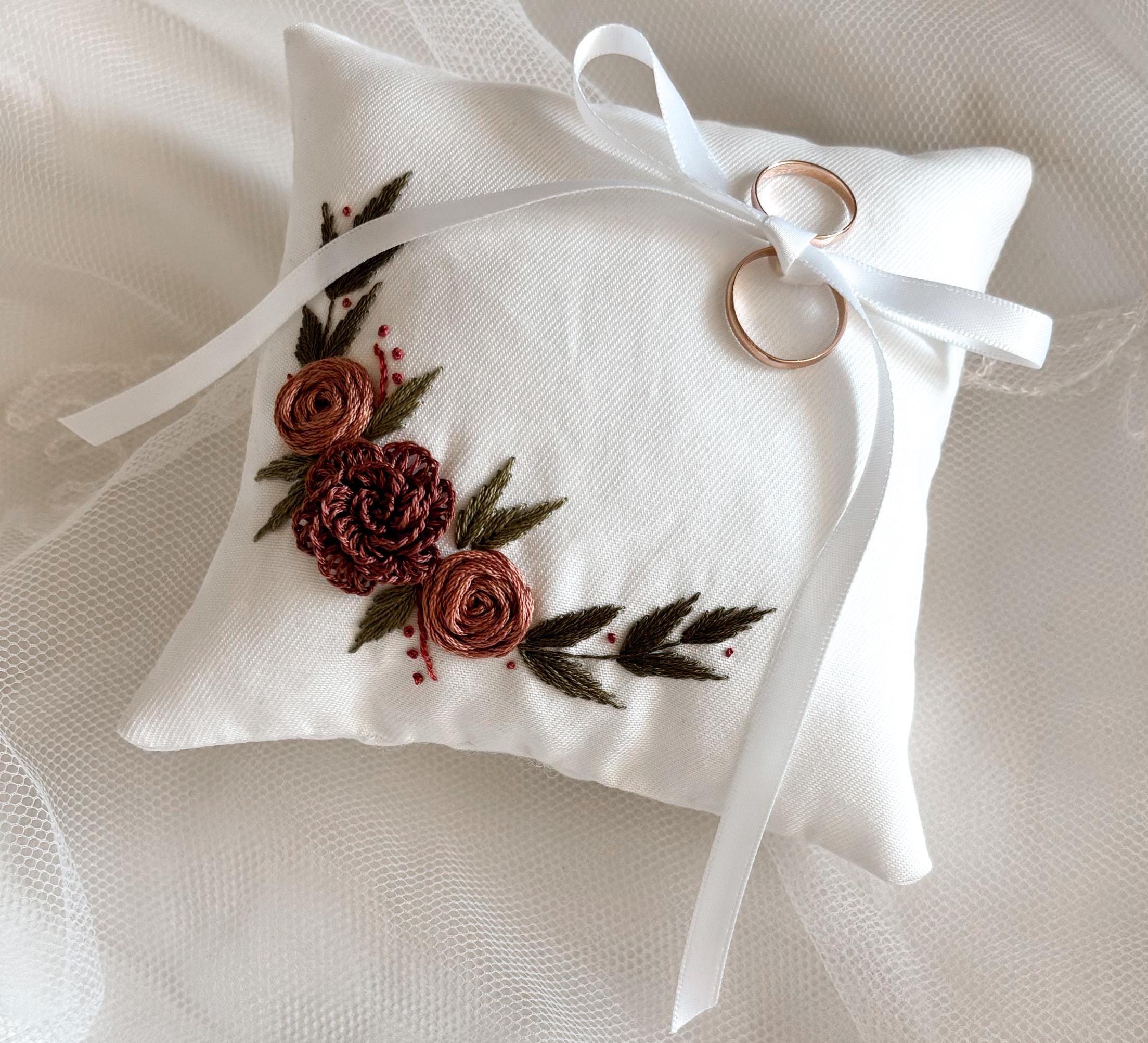 Porte-alliance mariage, coussin d'alliance brodé, coussin d'anneaux pour alliances mariage, couleurs personnalisées - coton