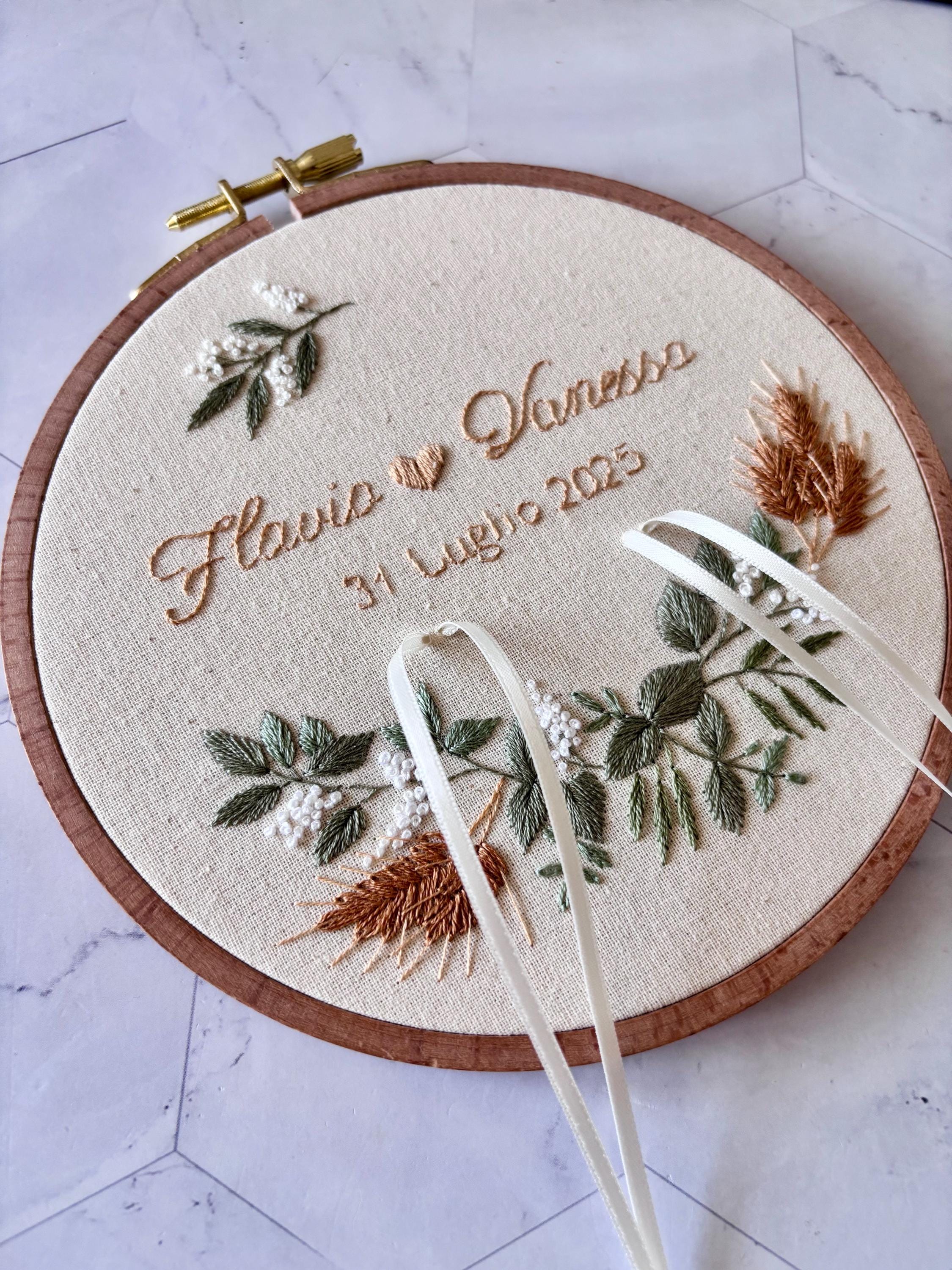 Porte alliances brodé personnalisé – Cadeau de mariage unique – Cadre pour alliances sur mesure - Eucalyptus