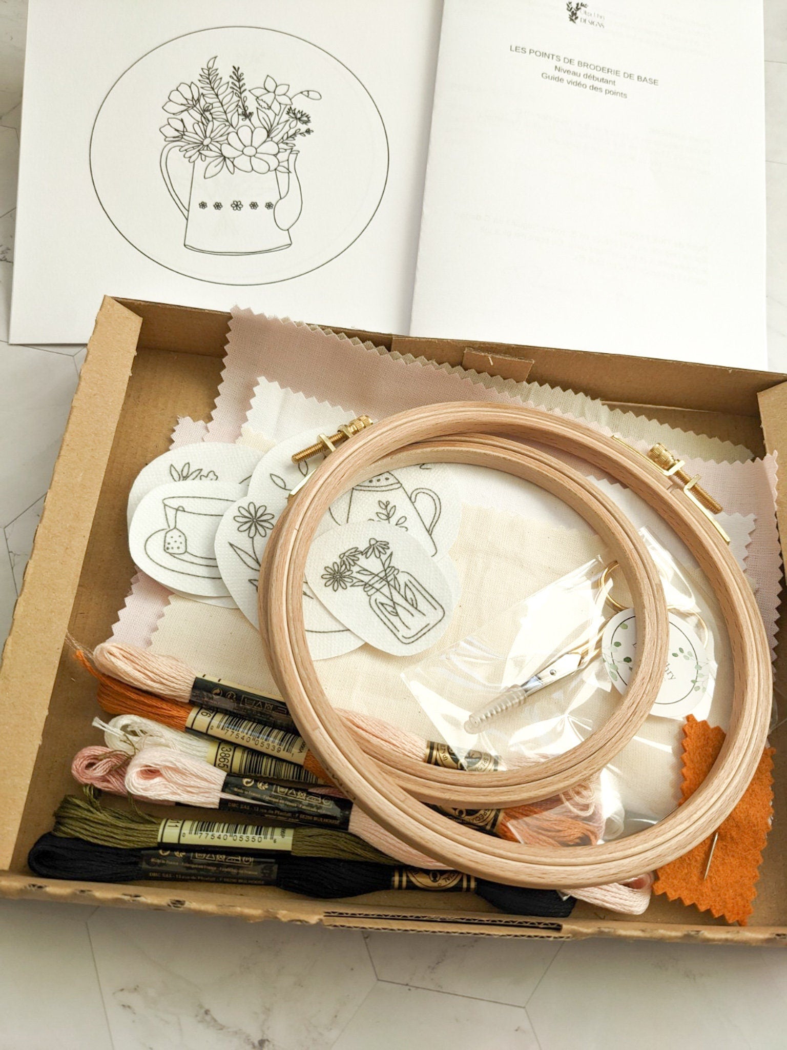 Box de broderie - kit de démarrage de broderie, apprendre à broder pour débutants, guide vidéo, fournitures de broderie