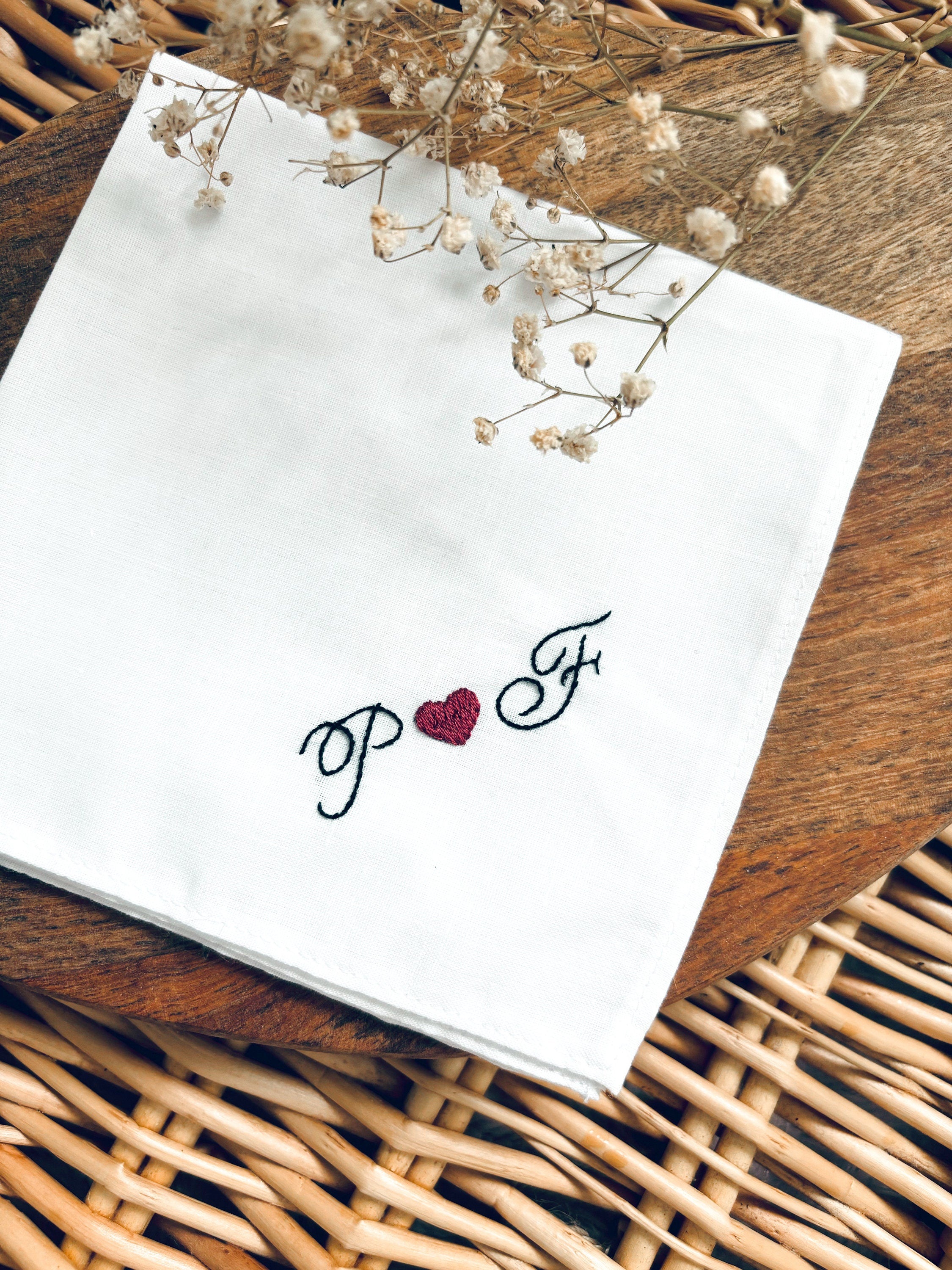 Mouchoir mariage brodé et personnalisé, cadeau de la mariée, cadeau de mariage, souvenirs de mariage, cadeau maman et papa