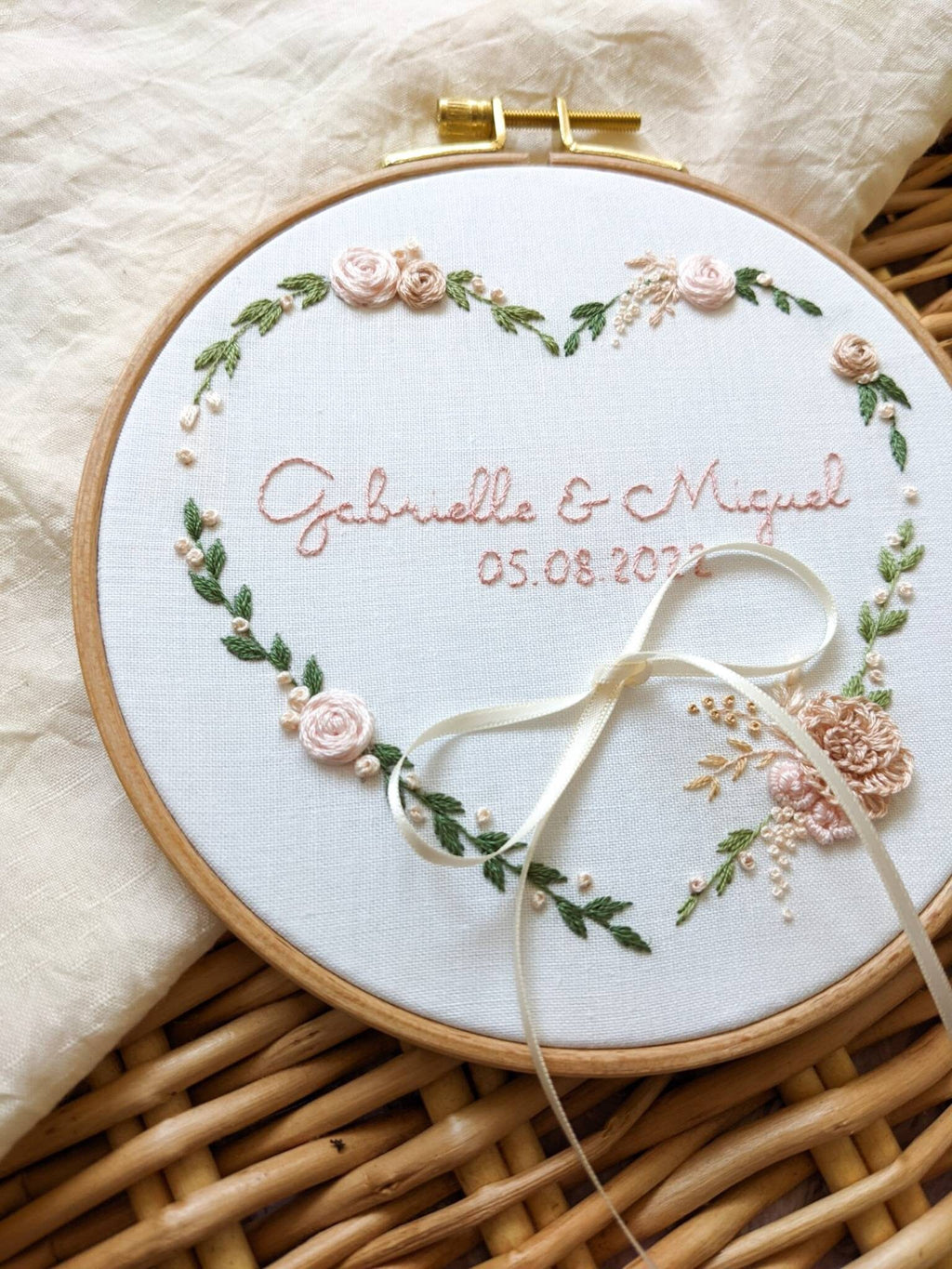 Porte-alliance personnalisé - coussin d'alliance mariage florale, mariage champêtre, rustique, romantique - support bagues - prénoms brodés
