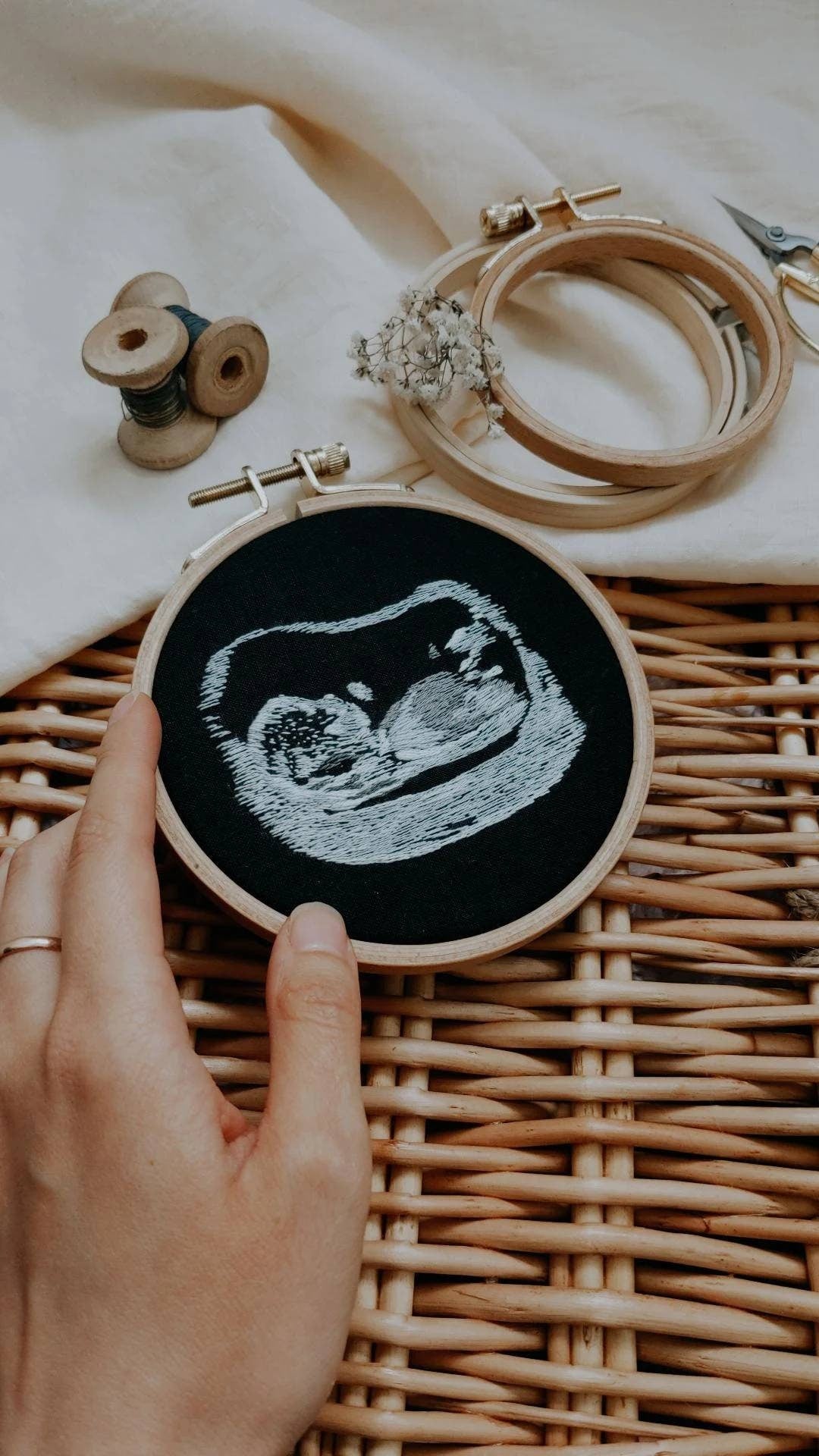 Echographie brodée personnalisée, Faire-part de grossesse, Cadeau de naissance, Décoration de chambre de bébé