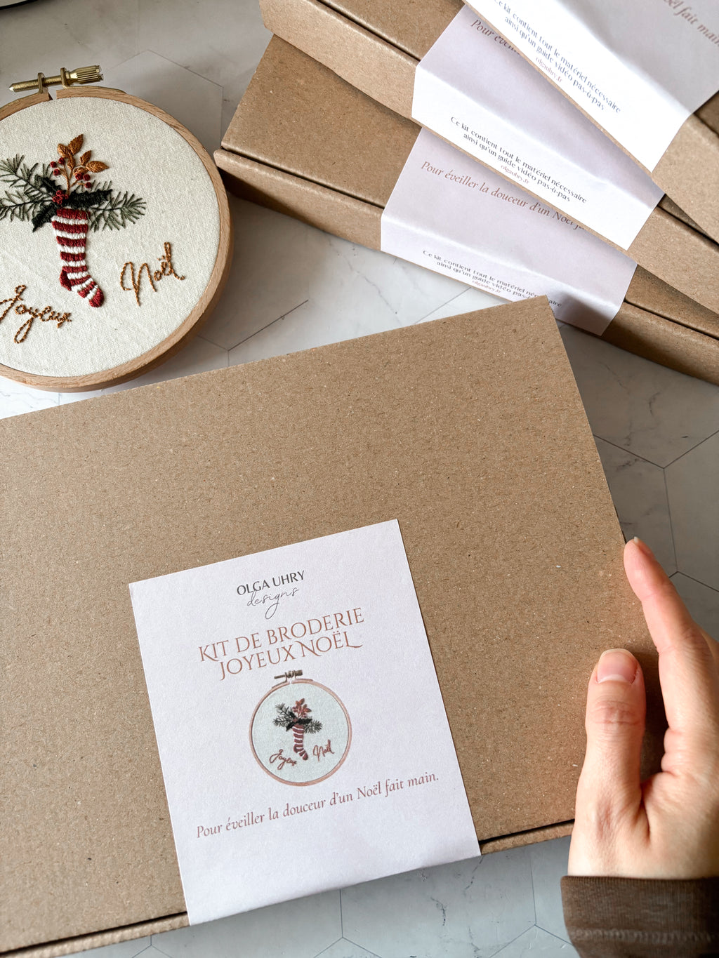 Kit de broderie moderne - Joyeux Noel - DIY loisirs créatifs