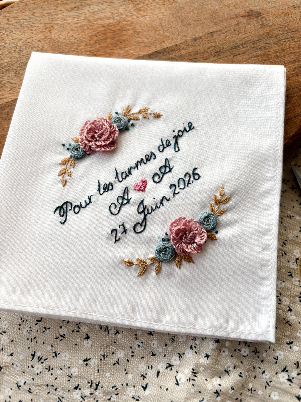 Mouchoir mariage brodé et personnalisé, cadeau de la mariée, cadeau de mariage, souvenirs de mariage, cadeau maman et papa