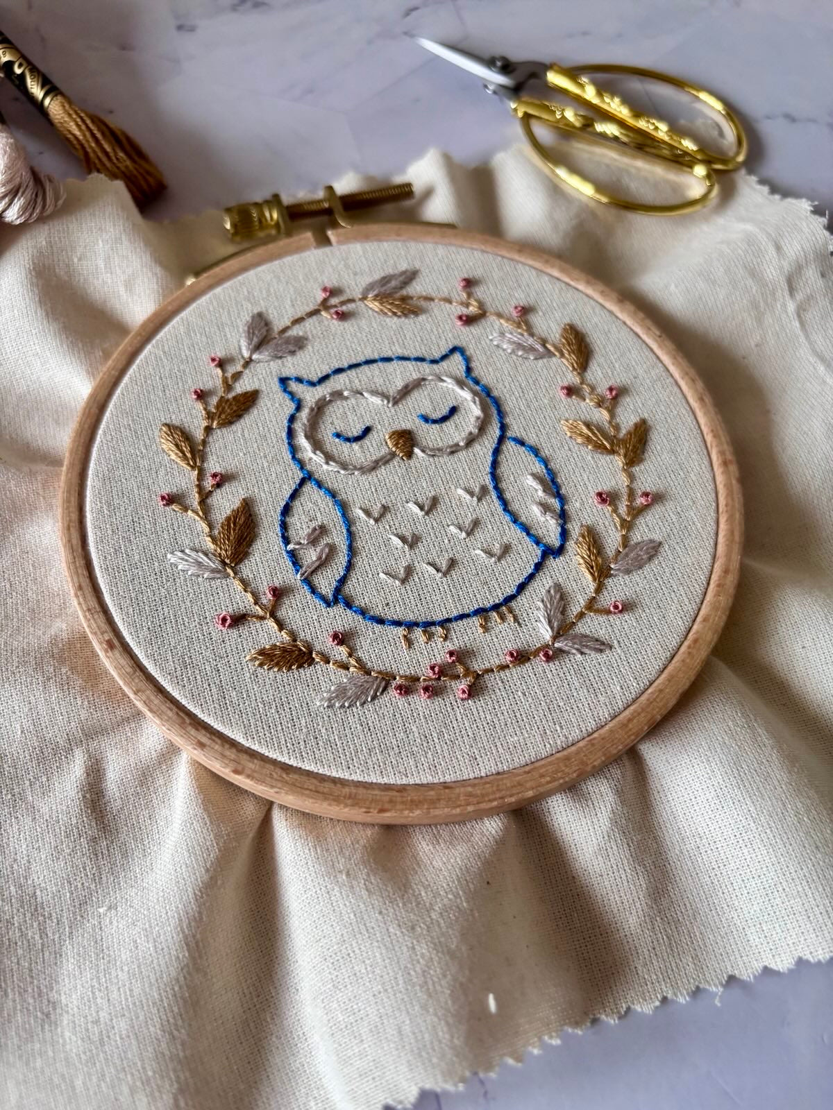 tambour de broderie, tissu ecru, hibou branches et feuilles, kit express 2 heures