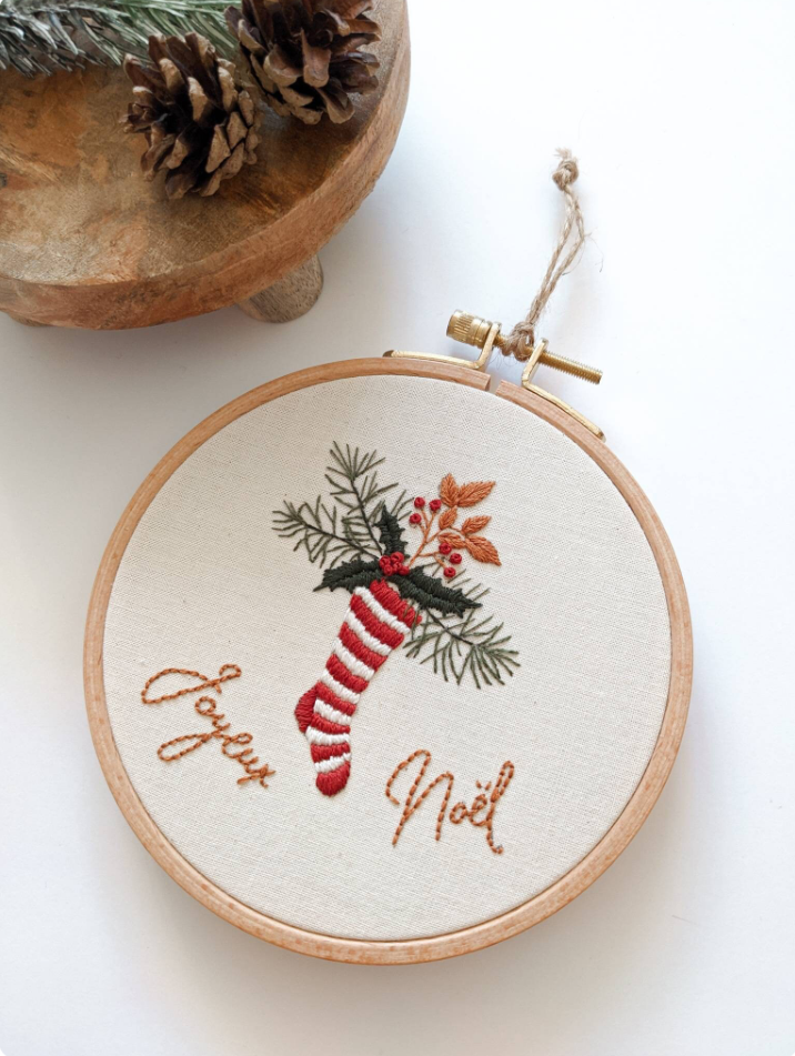 Kit de broderie moderne - Joyeux Noel - DIY loisirs créatifs
