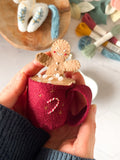 Tasse de chocolat chaud en feutrine avec bonhomme en pain d’épices pour décoration de sapin  Noël 
