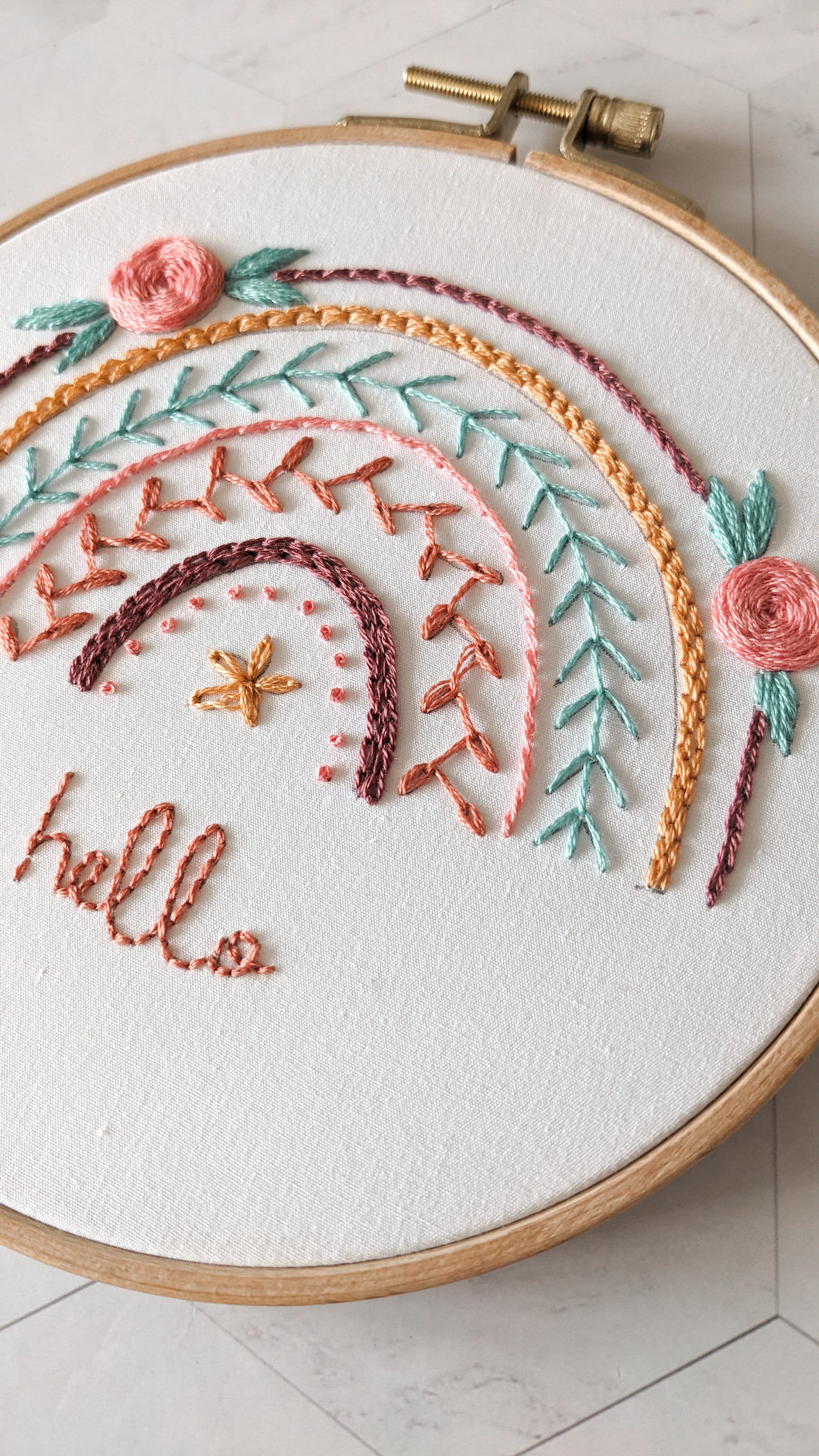 Kit de broderie arc-en-ciel – DIY moderne, facile pour débutant, décoration murale colorée, cadeau créatif, motif à broder main