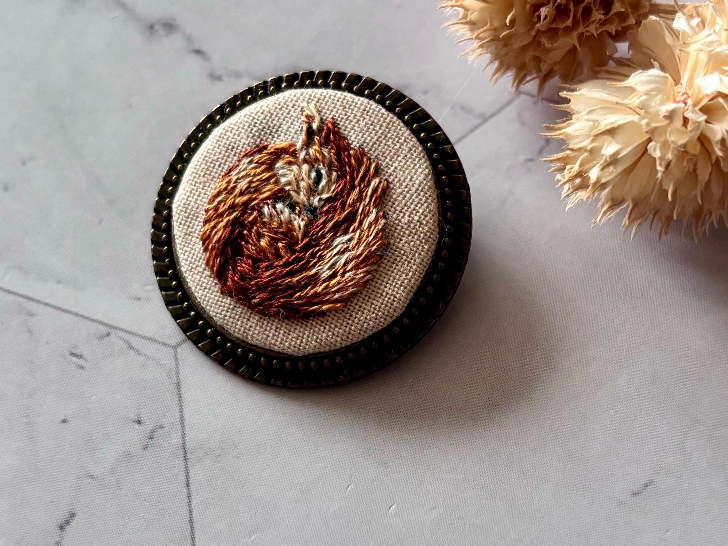 Broche vintage Renard ou Écureuil décoration vêtements ou tote bag, broderie à la main