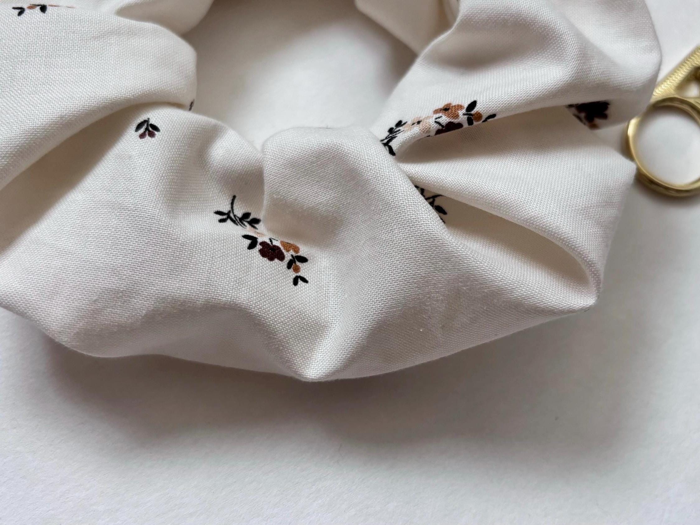 Chouchou en coton fleuri fait main, cadeau original pour femmes et filles