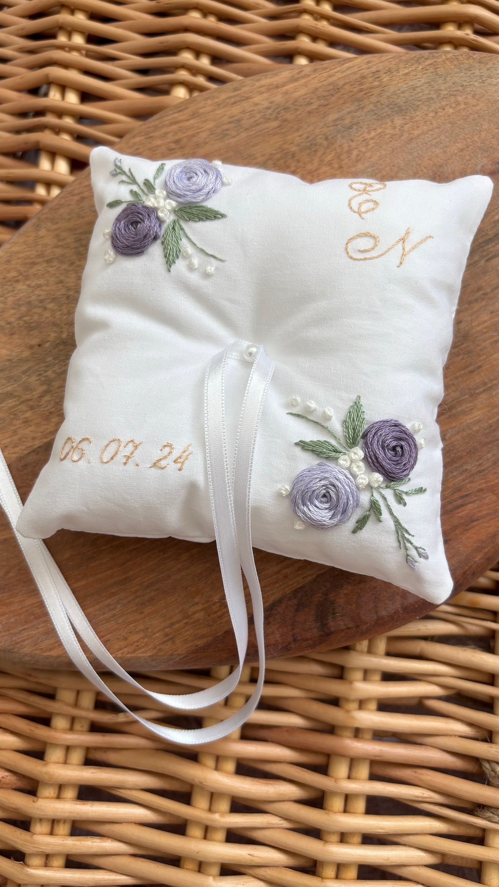Coussin d'alliance brodé et cousu à la main - porte-alliances personnalisable - coussin d'anneaux pour alliance - coton bio mariage