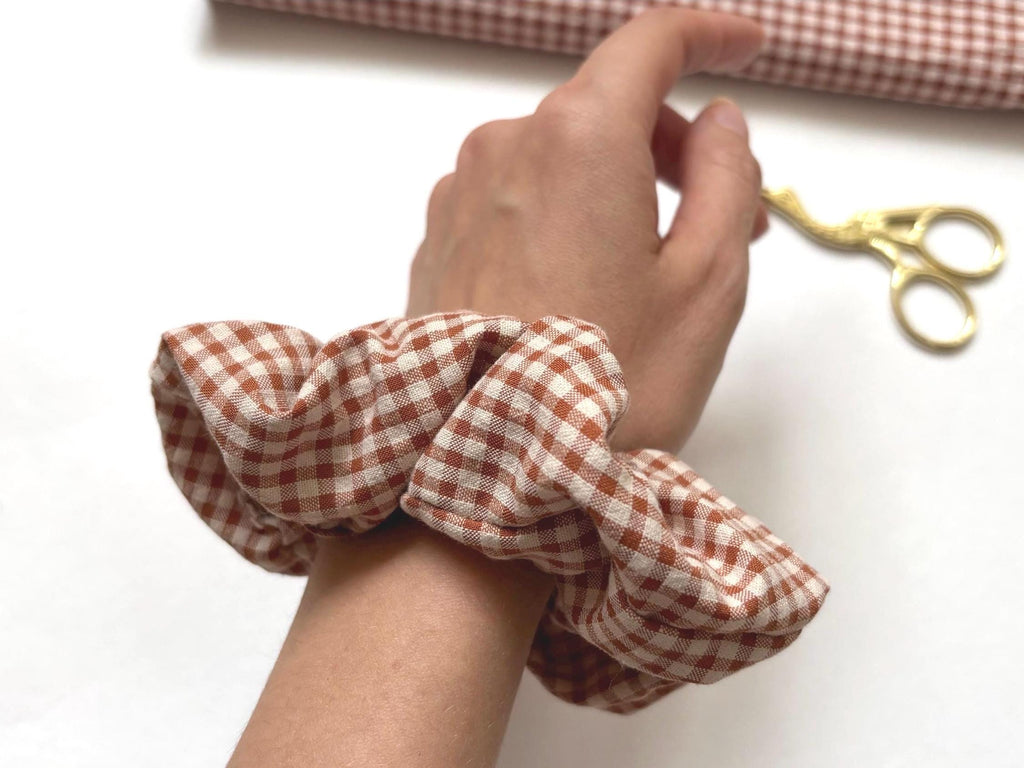 Chouchou fait main, scrunchies pour cheveux, cadeau pour elle, motif Vichy