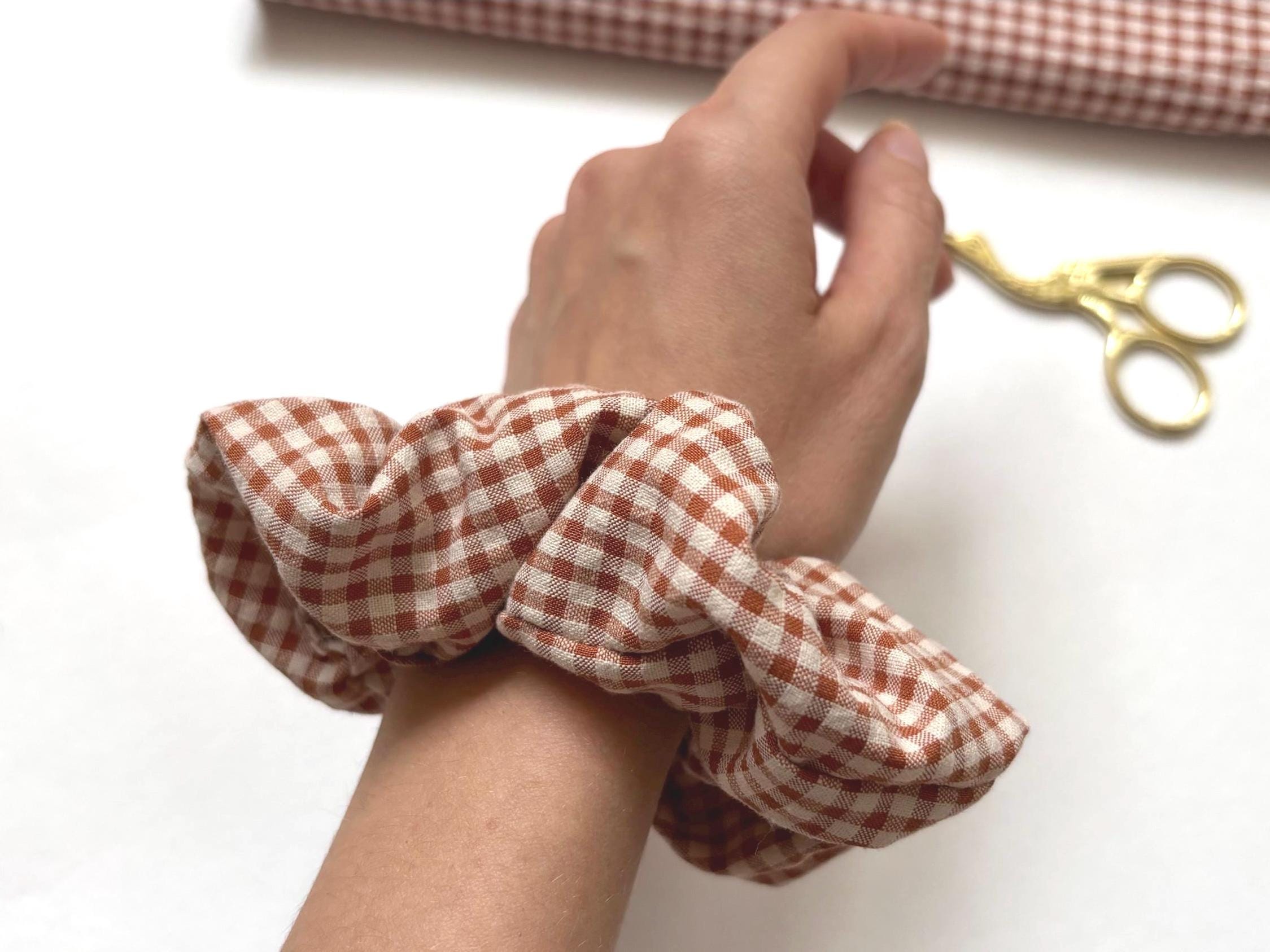 Chouchou fait main, scrunchies pour cheveux, cadeau pour elle, motif Vichy