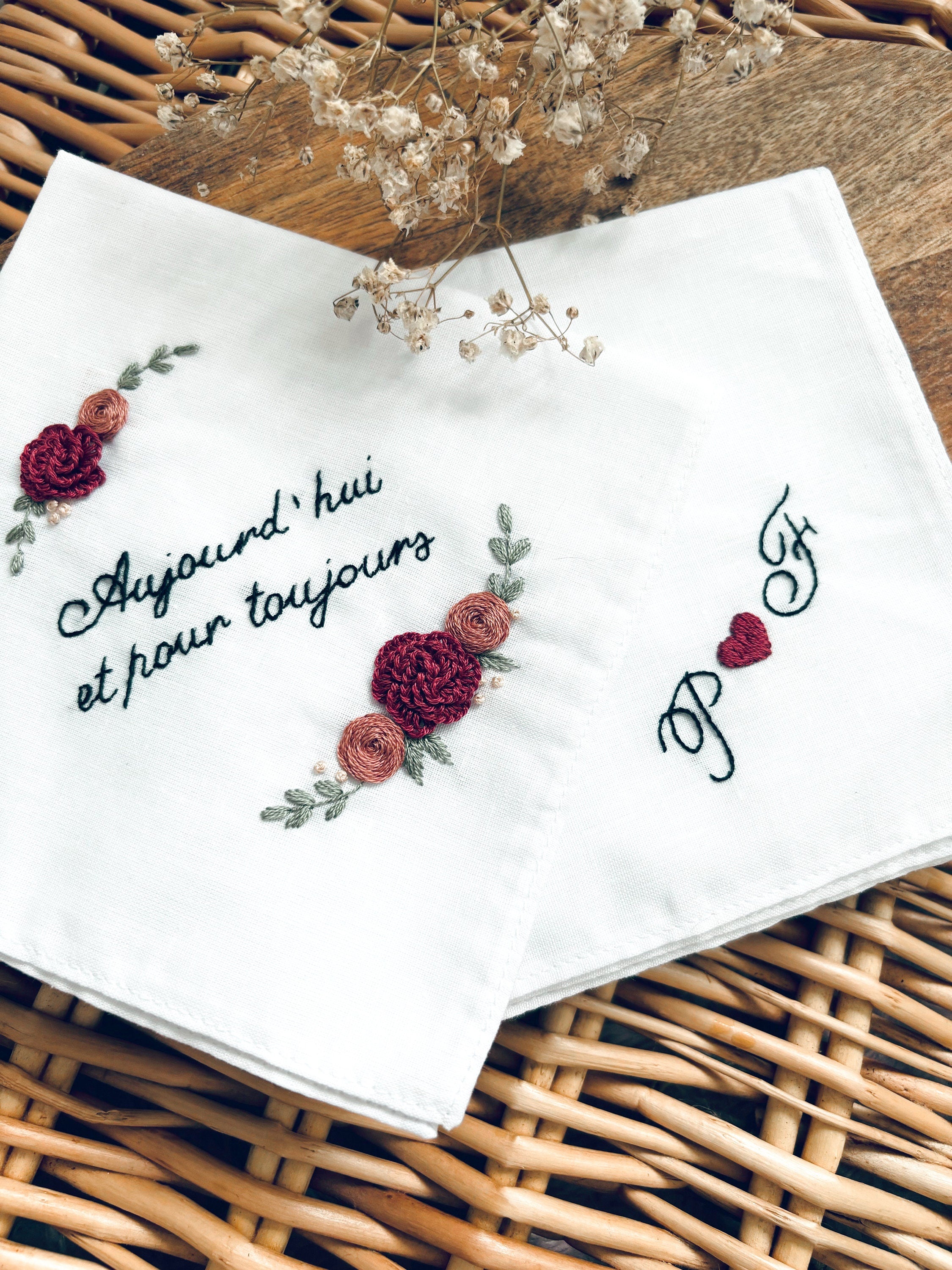 Mouchoir mariage brodé et personnalisé, cadeau de la mariée, cadeau de mariage, souvenirs de mariage, cadeau maman et papa