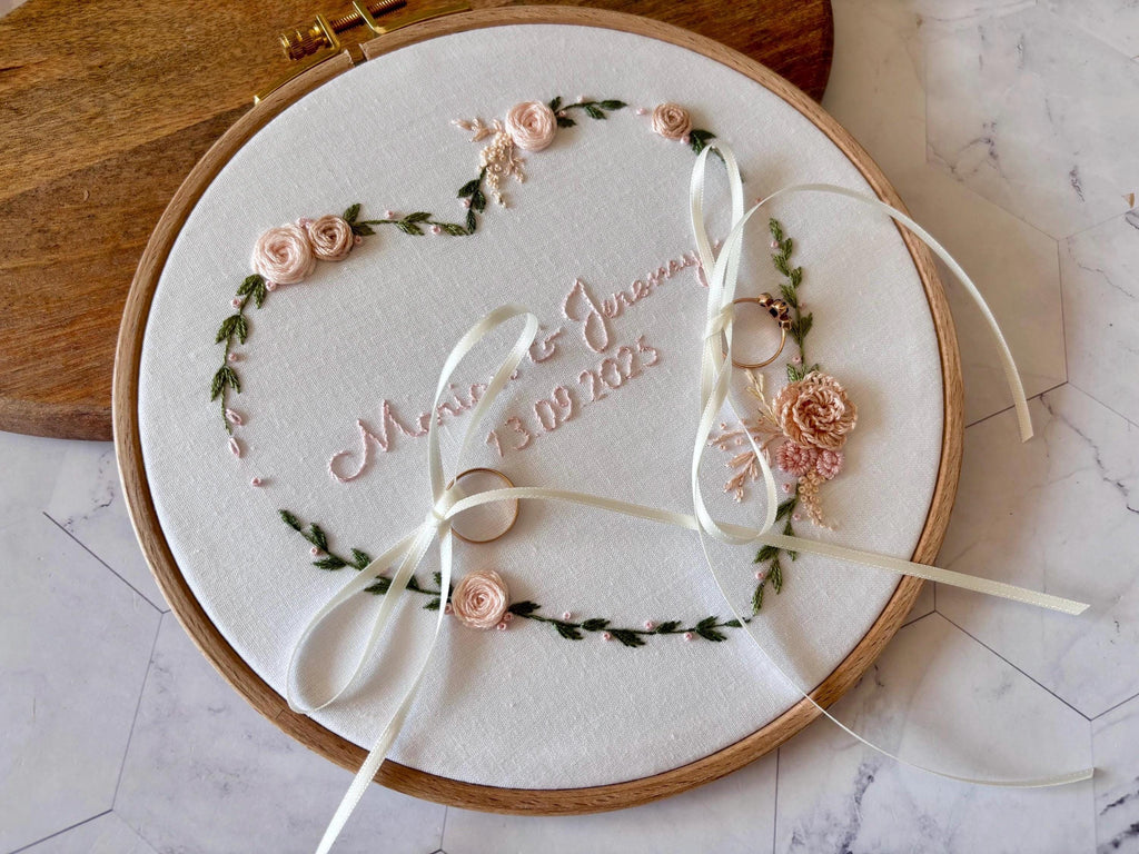 Porte-alliance personnalisé - coussin d'alliance mariage florale, mariage champêtre, rustique, romantique - support bagues - prénoms brodés