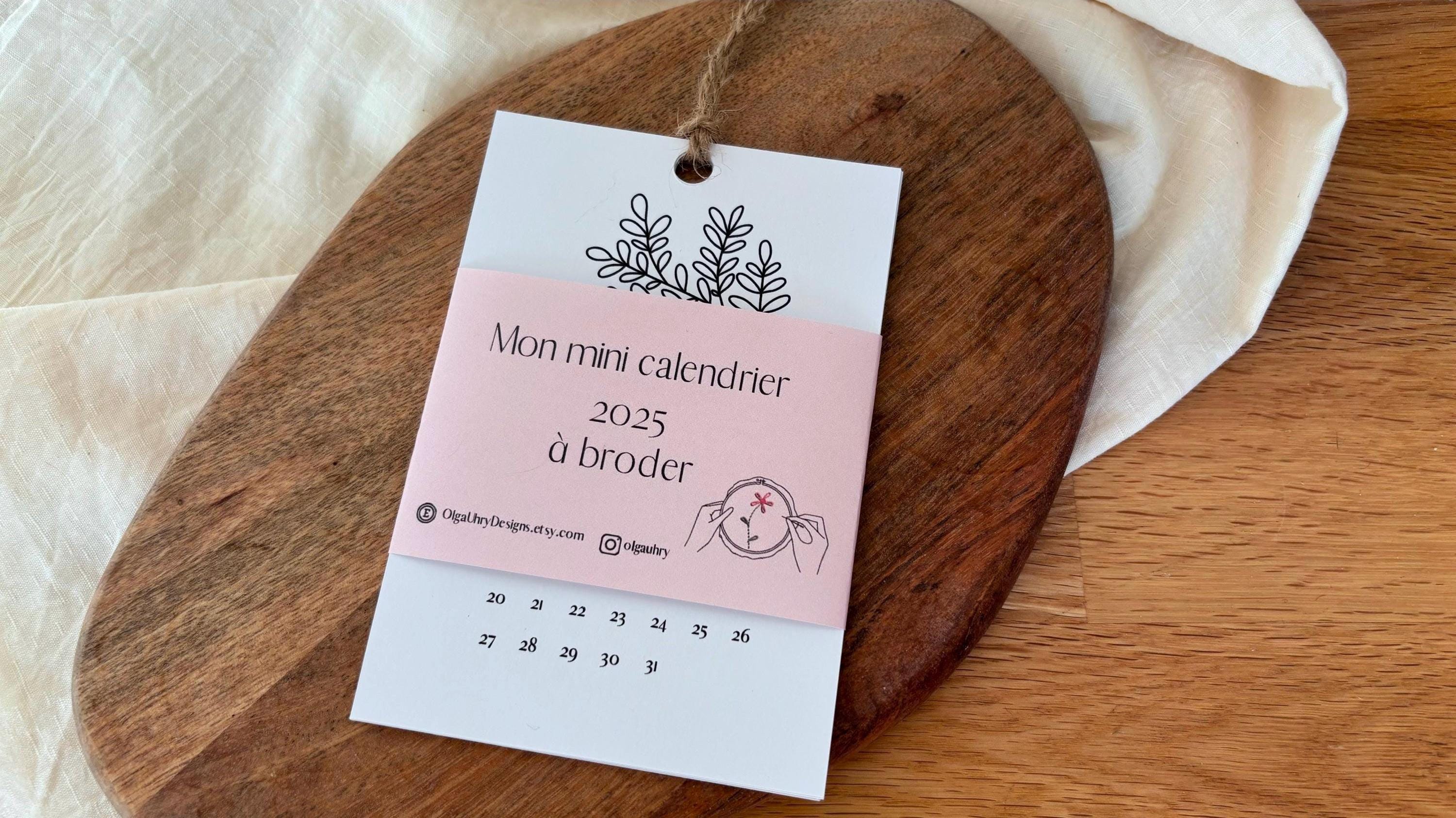 Mini calendrier 2026 à broder