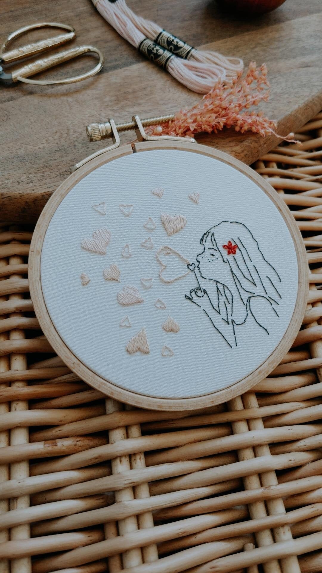 Patron de broderie PDF, guide vidéo, Saint Valentin, fille et ballons en forme de cœur, motif de broderie débutants