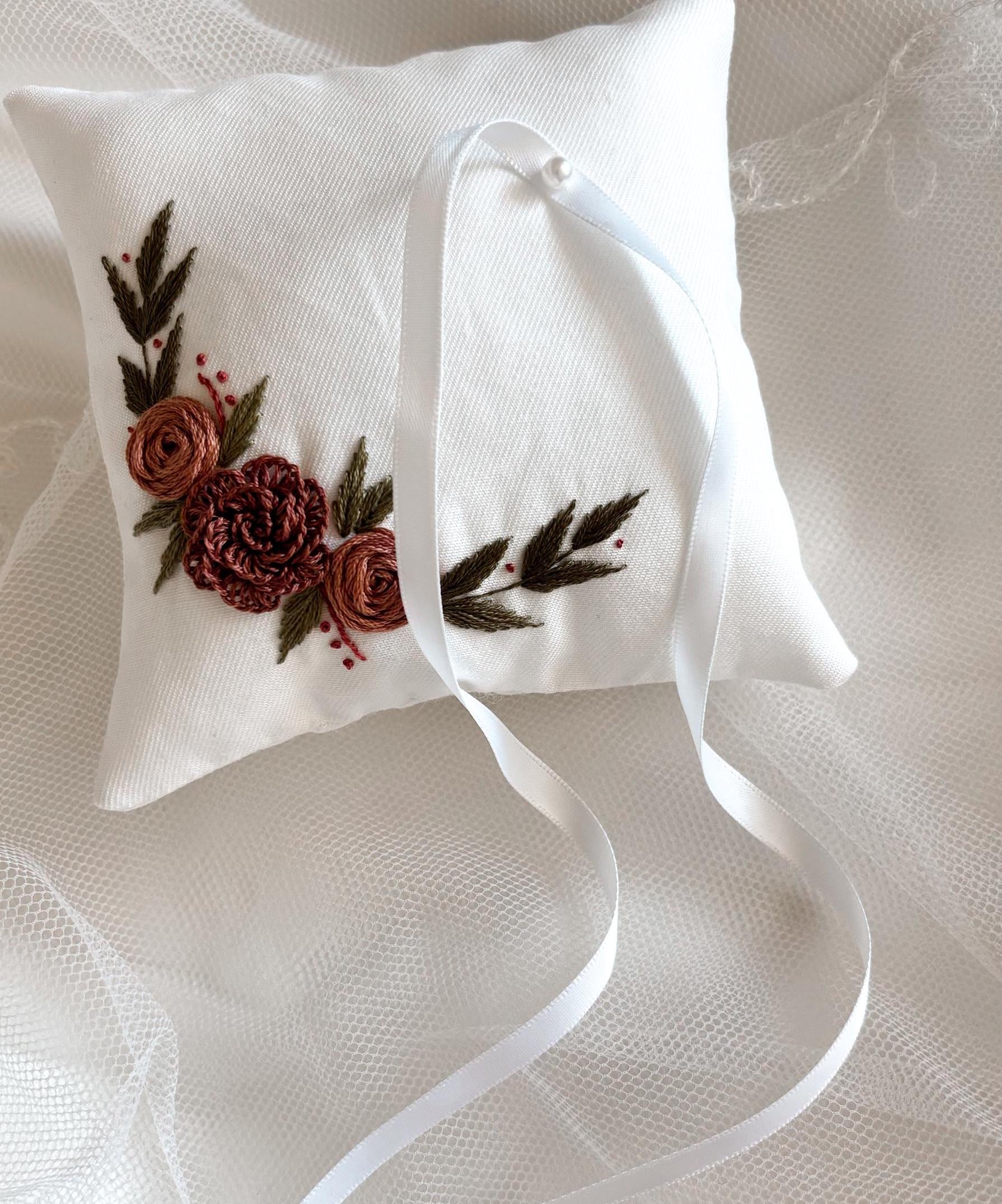 Porte-alliance mariage, coussin d'alliance brodé, coussin d'anneaux pour alliances mariage, couleurs personnalisées - coton